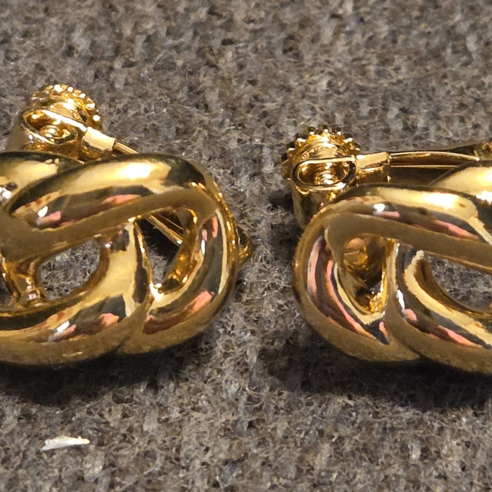 Vintage Napier Signed Gold Tone Infinity Lovers‎ Knot Screwbacks Earrings Retro
